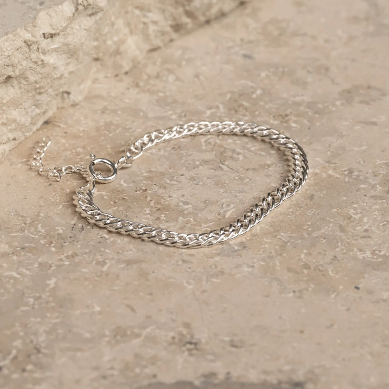 MYNTE LARGE SILVER BRACELET