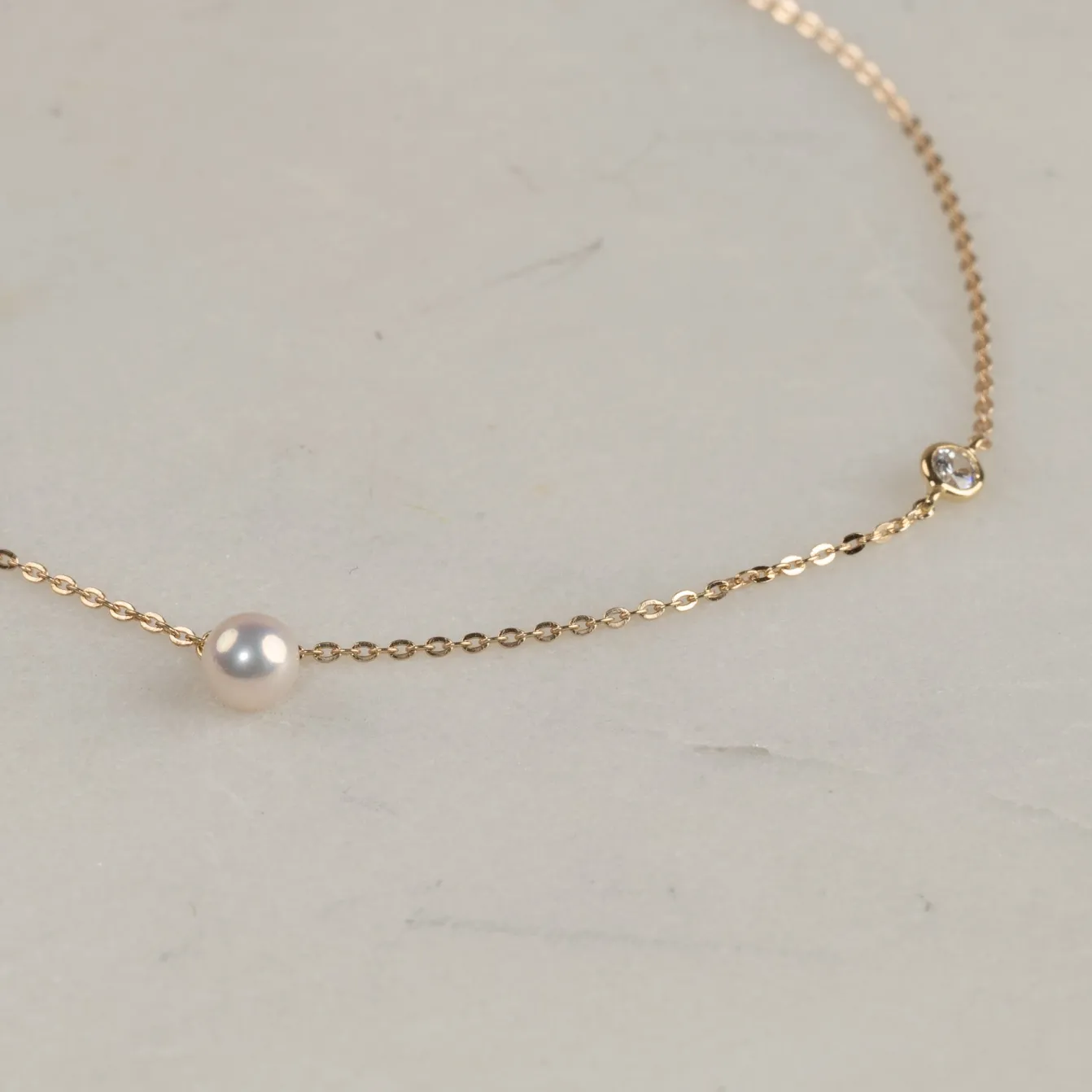 NICOLE PEARL SOLID GOLD BRACELET