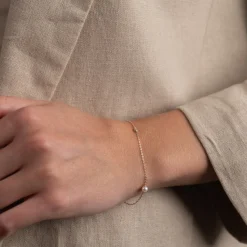 NICOLE PEARL SOLID GOLD BRACELET