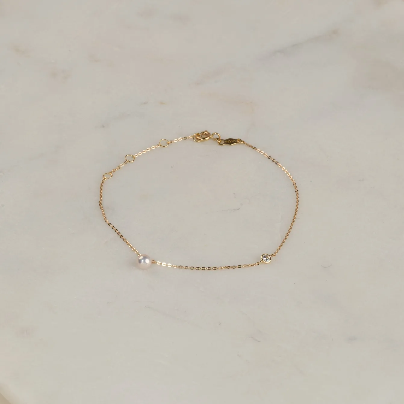 NICOLE PEARL SOLID GOLD BRACELET