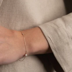 NICOLE PEARL SOLID GOLD BRACELET