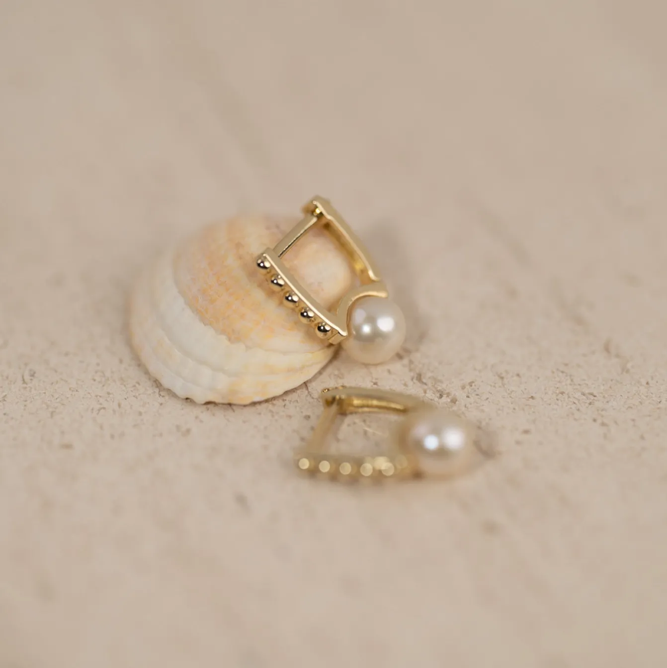 NIKOLA PEARL SOLID GOLD EARRING