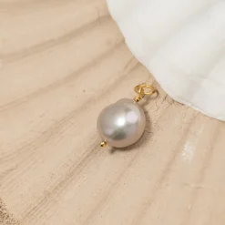 NOELLA GREY PEARL GOLDEN PENDANT