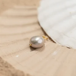 NOELLA GREY PEARL GOLDEN PENDANT