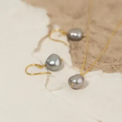 NOELLA GREY PEARL GOLDEN PENDANT