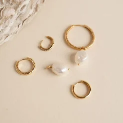 NOELLA PEARL GOLDEN EARRING CHARM - Sisi Copenhagen