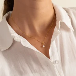 NOVA WHITE PEARL GOLDEN PENDANT - Sisi Copenhagen