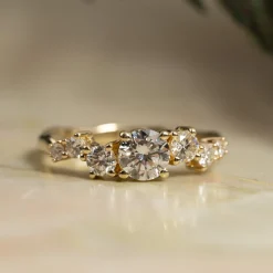 ORGANIC CLUSTER DIAMOND RING - 0.9ct - YG