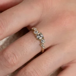 ORGANIC CLUSTER DIAMOND RING - 0.9ct - YG