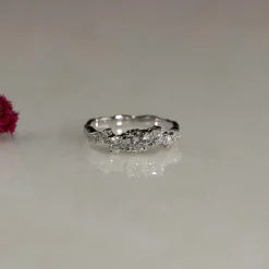 ORGANIC CLUSTER DIAMOND RING - 0.7ct - WG