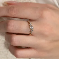 ORGANIC CLUSTER DIAMOND RING - 0.9ct - YG