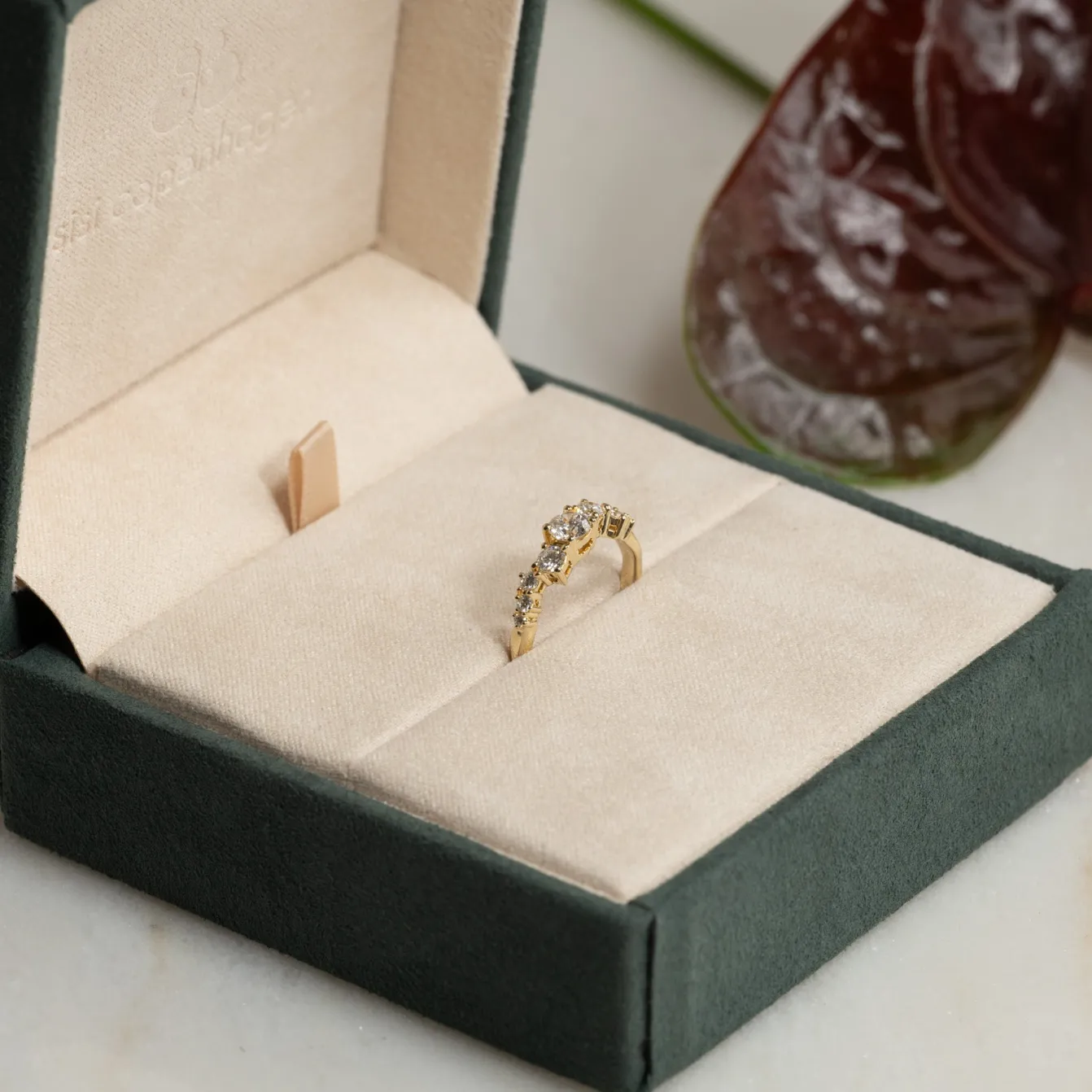 ORGANIC CLUSTER DIAMOND RING - 0.7ct - YG