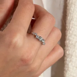 ORGANIC CLUSTER DIAMOND RING - 0.7ct - WG