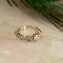 ORGANIC CLUSTER DIAMOND RING - 0.9ct - YG