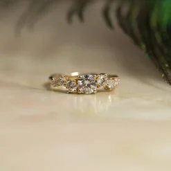 ORGANIC CLUSTER DIAMOND RING - 0.9ct - YG