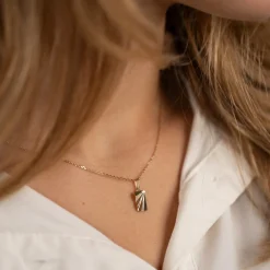 ORIANA SOLID GOLD PENDANT