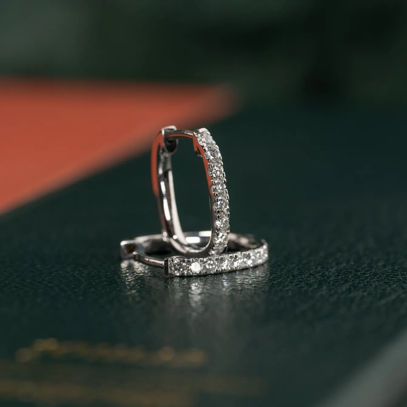 OVAL DIAMOND CREOL EARRING - 0.45ct - WG