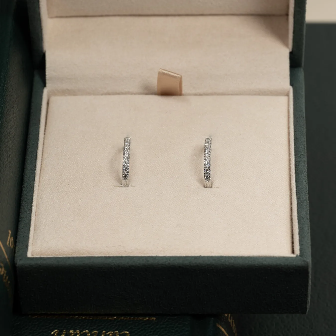 OVAL DIAMOND CREOL EARRING - 0.45ct - WG