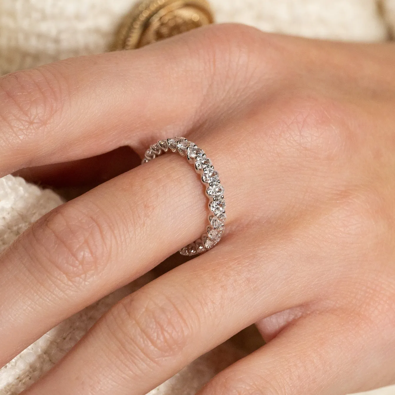 OVAL-CUT FULL-ALLIANCE DIAMOND RING - 2.0ct - WG