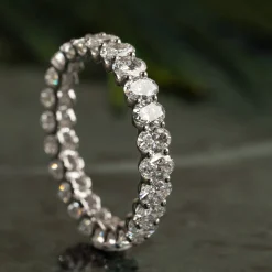 OVAL-CUT FULL-ALLIANCE DIAMOND RING - 2.0ct - WG