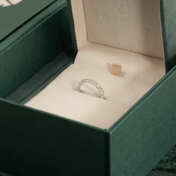 OVAL-CUT FULL-ALLIANCE DIAMOND RING - 2.0ct - WG