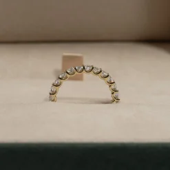 OVAL-CUT FULL-ALLIANCE DIAMOND RING - 2.0ct - YG