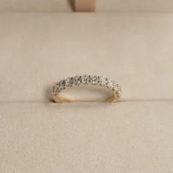 OVAL-CUT HALF-ALLIANCE DIAMOND RING - 1.0ct - YG