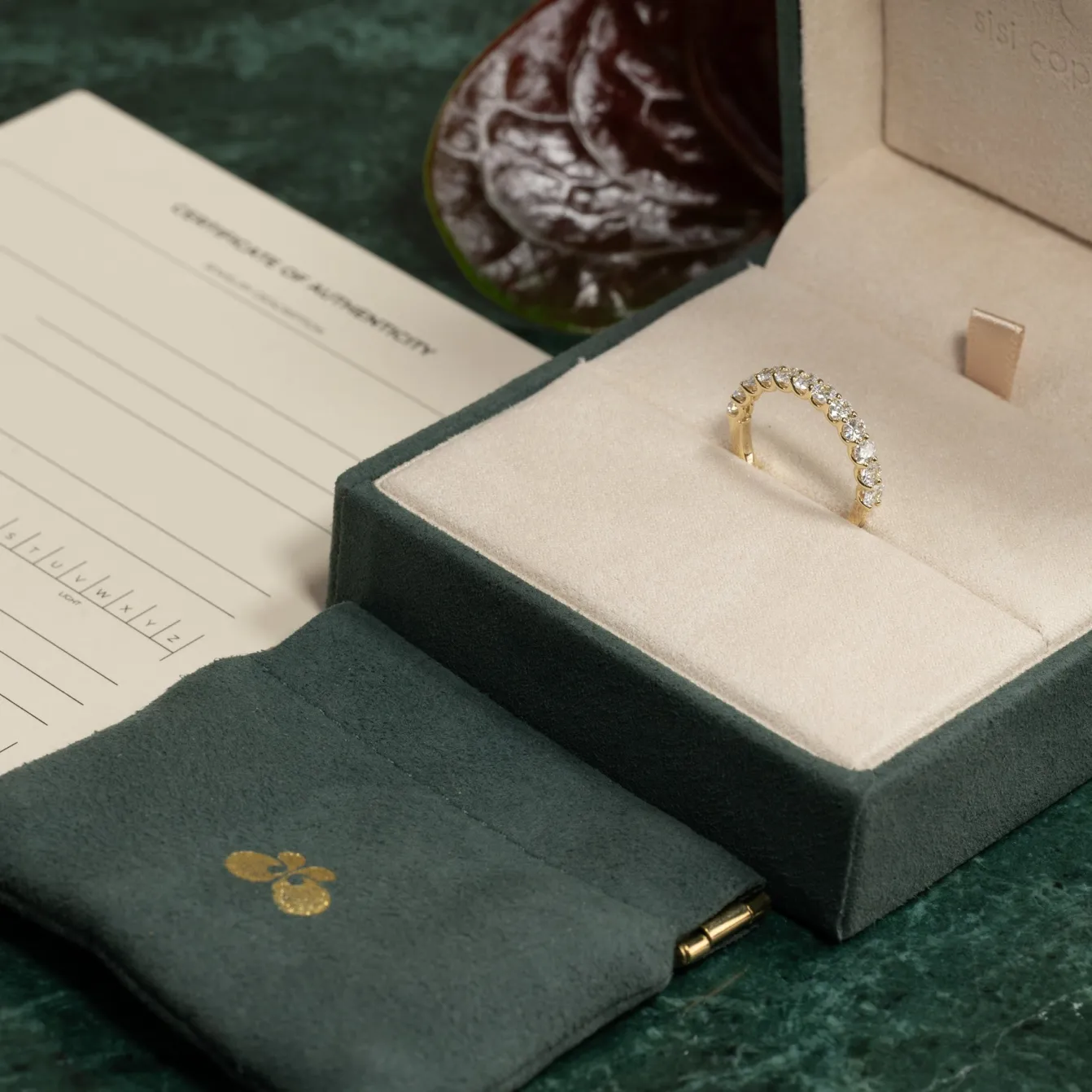OVAL-CUT HALF-ALLIANCE DIAMOND RING - 1.0ct - YG