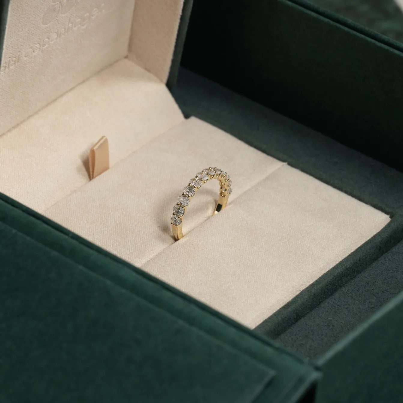 OVAL-CUT HALF-ALLIANCE DIAMOND RING - 1.0ct - YG