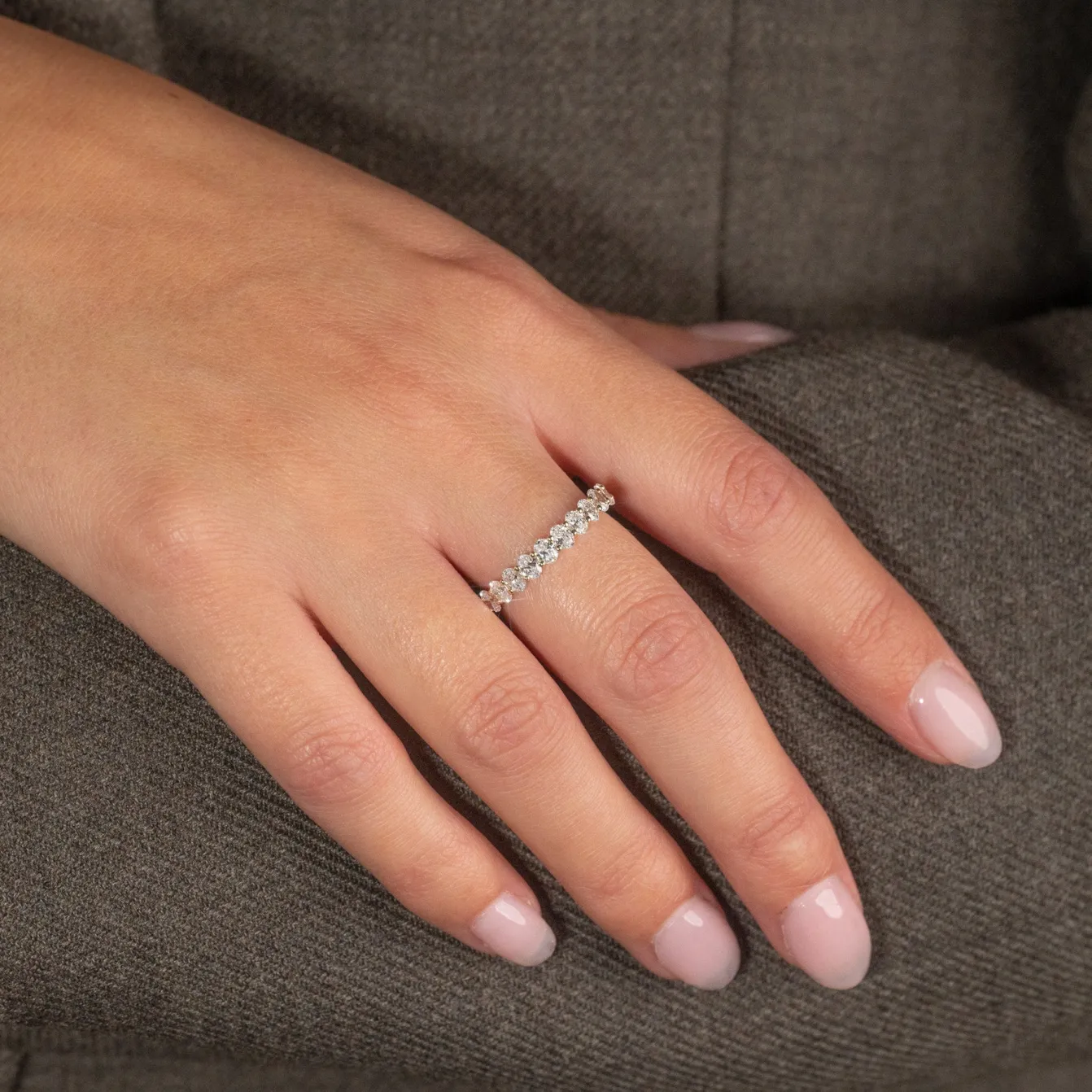 OVAL-CUT HALF-ALLIANCE DIAMOND RING - 1.0ct - YG