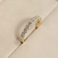 OVAL-CUT HALF-ALLIANCE DIAMOND RING - 1.0ct - YG