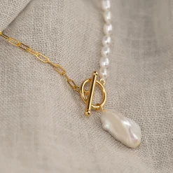 PAMELA PEARL GOLDEN NECKLACE