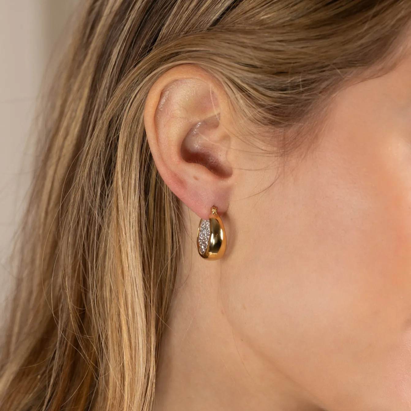 PETRA CRYSTAL GOLDEN CREOL EARRING