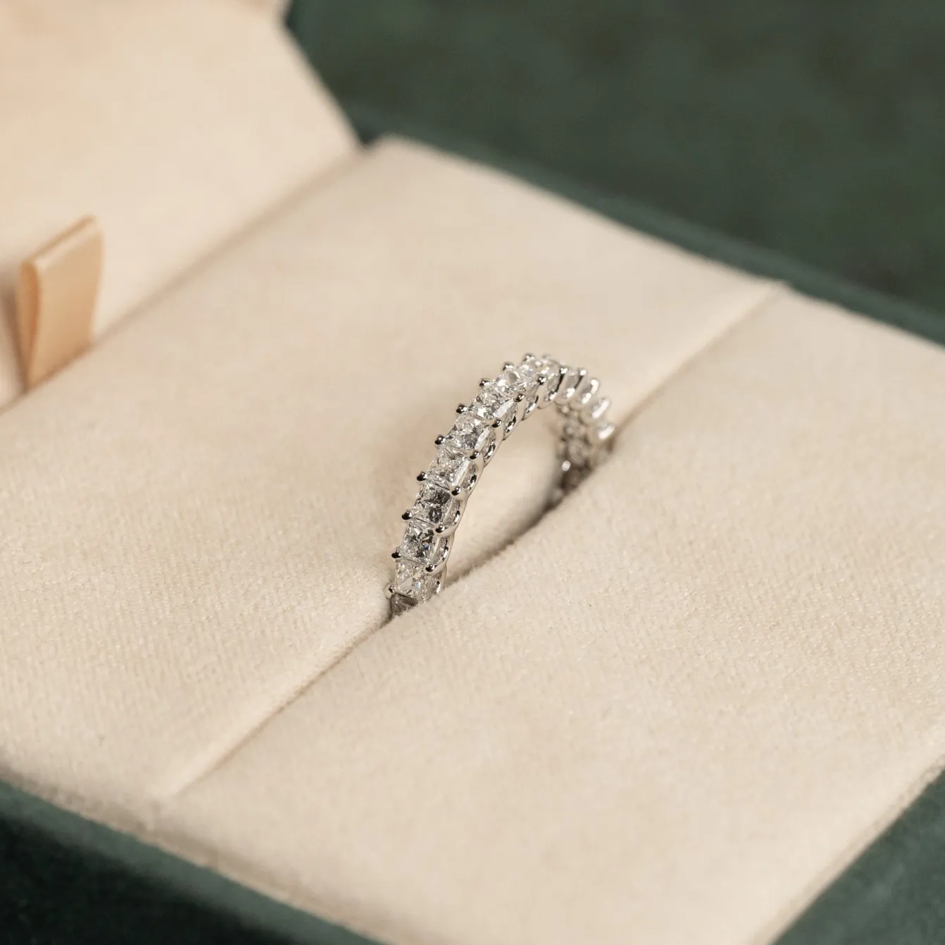 PRINCESS-CUT FULL-ALLIANCE DIAMOND RING - 2.0ct - WG