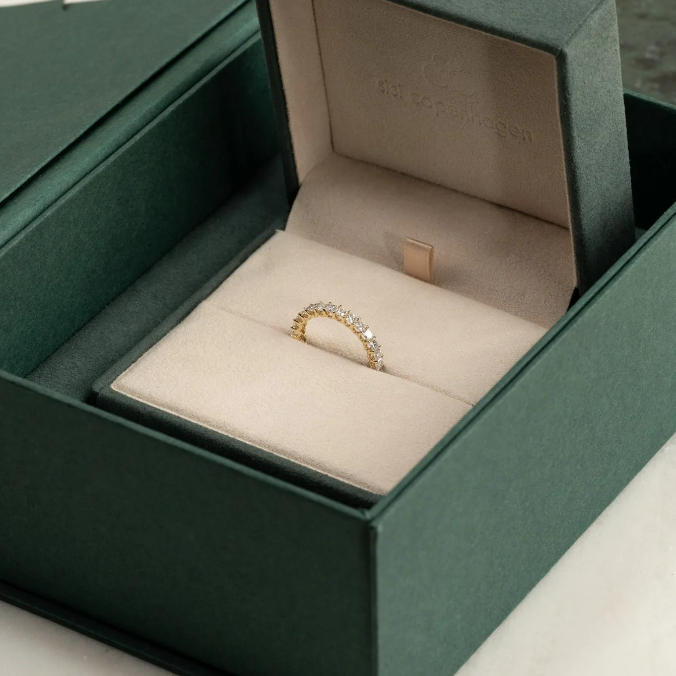 PRINCESS-CUT FULL-ALLIANCE DIAMOND RING - 2.0ct - YG