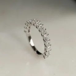 PRINCESS-CUT HALF-ALLIANCE DIAMOND RING - 1.5ct - WG