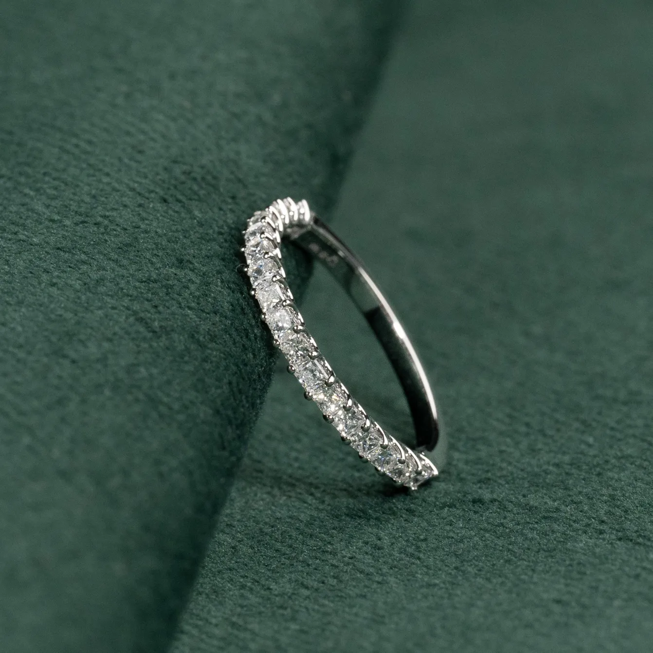 PRINCESS-CUT HALF-ALLIANCE DIAMOND RING - 0.5ct - WG
