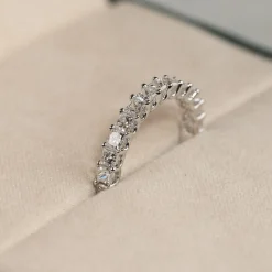 PRINCESS-CUT HALF-ALLIANCE DIAMOND RING - 1.0ct - WG