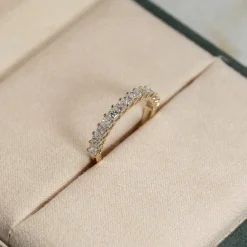 PRINCESS-CUT HALF-ALLIANCE DIAMOND RING - 1.0ct - YG