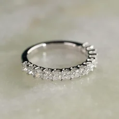 PRINCESS-CUT HALF-ALLIANCE DIAMOND RING - 1.0ct - WG