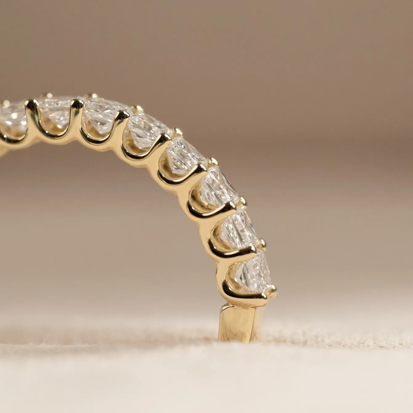 PRINCESS-CUT HALF-ALLIANCE DIAMOND RING - 1.0ct - YG