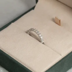 PRINCESS-CUT HALF-ALLIANCE DIAMOND RING - 1.0ct - WG