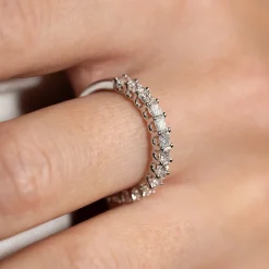 PRINCESS-CUT HALF-ALLIANCE DIAMOND RING - 1.0ct - WG