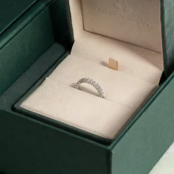 PRINCESS-CUT HALF-ALLIANCE DIAMOND RING - 1.0ct - WG