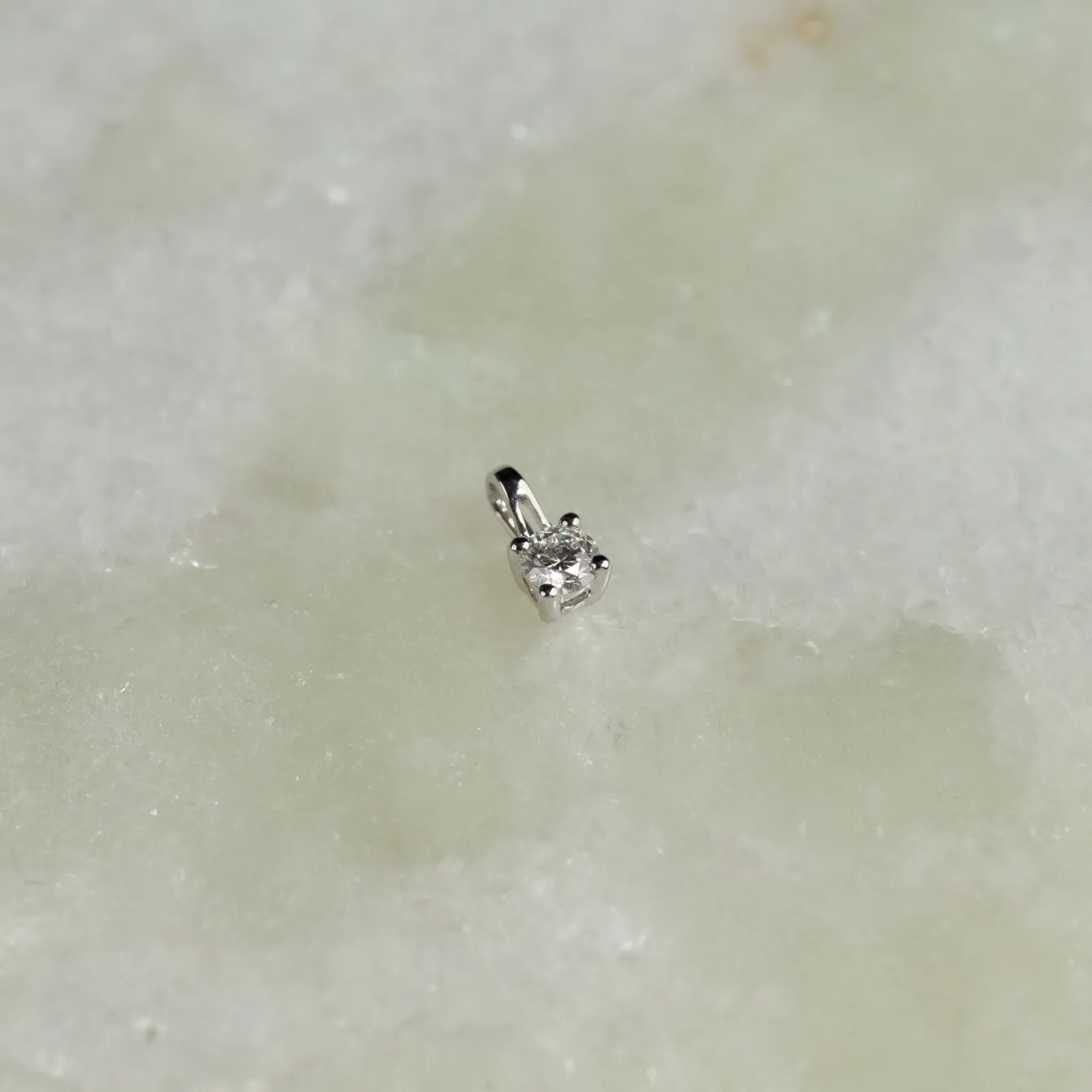 PRONG SOLITAIRE DIAMOND PENDANT - 0.1ct - WG