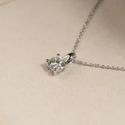 PRONG SOLITAIRE DIAMOND PENDANT - 0.75ct - WG