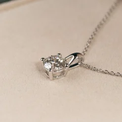 PRONG SOLITAIRE DIAMOND PENDANT - 1.0ct - WG