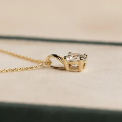 PRONG SOLITAIRE DIAMOND PENDANT - 1.0ct - YG