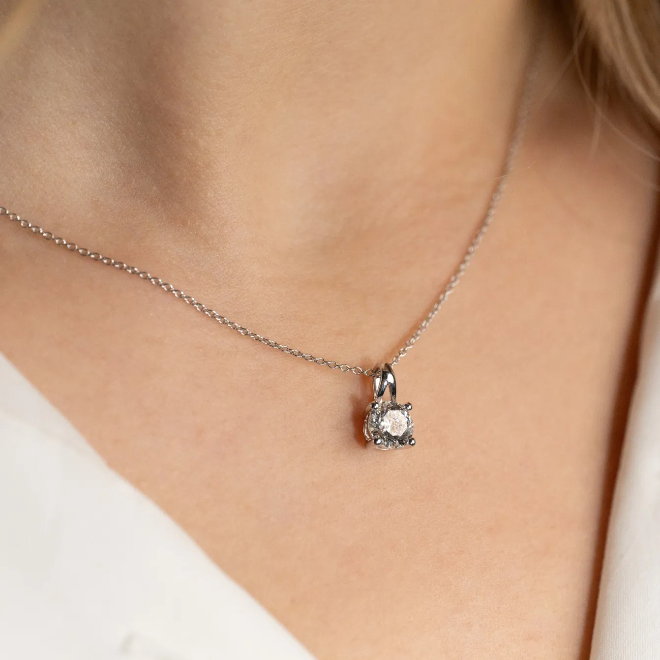 PRONG SOLITAIRE DIAMOND PENDANT - 1.0ct - WG