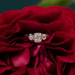 RECTANGULAR CUSHION-CUT THREE-STONE DIAMOND RING - 1.15ct - WG